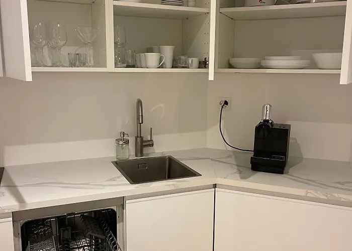 Wasserfall - Zentrum - Balkon - Seeblick - Kueche Appartement Sankt Moritz