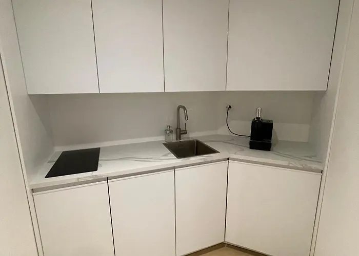 Wasserfall - Zentrum - Balkon - Seeblick - Kueche 圣莫里茨